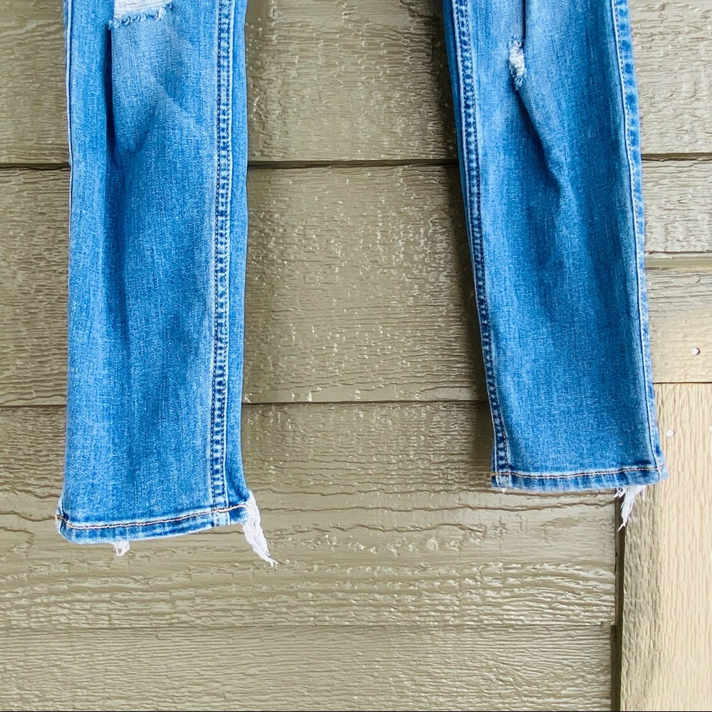 • Hollister High Rise Super Skinny Jeans - Picture 2 of 8